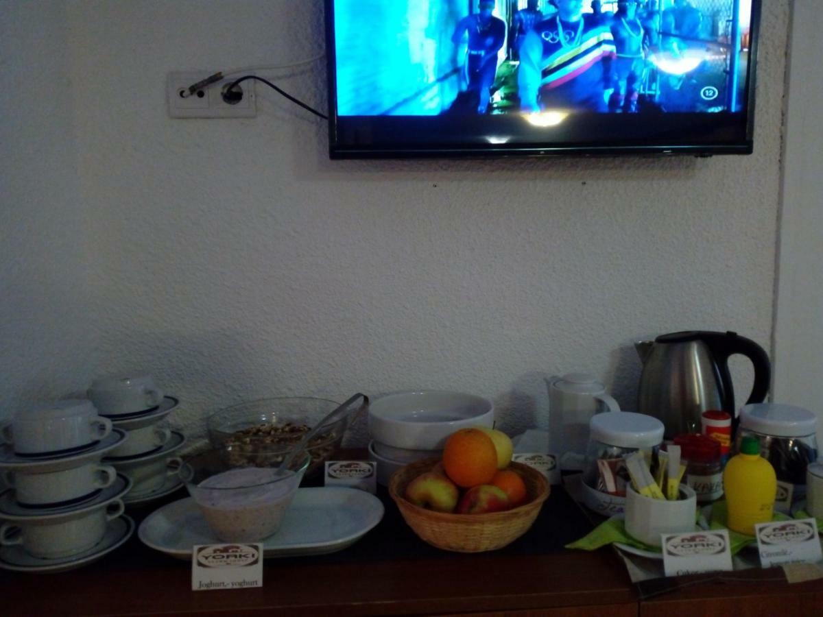 Yorki Panzio Hotel Alsoors Luaran gambar